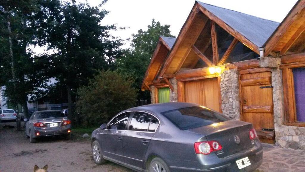 Cabanas Pehuenia Hostel El Bolson Luaran gambar